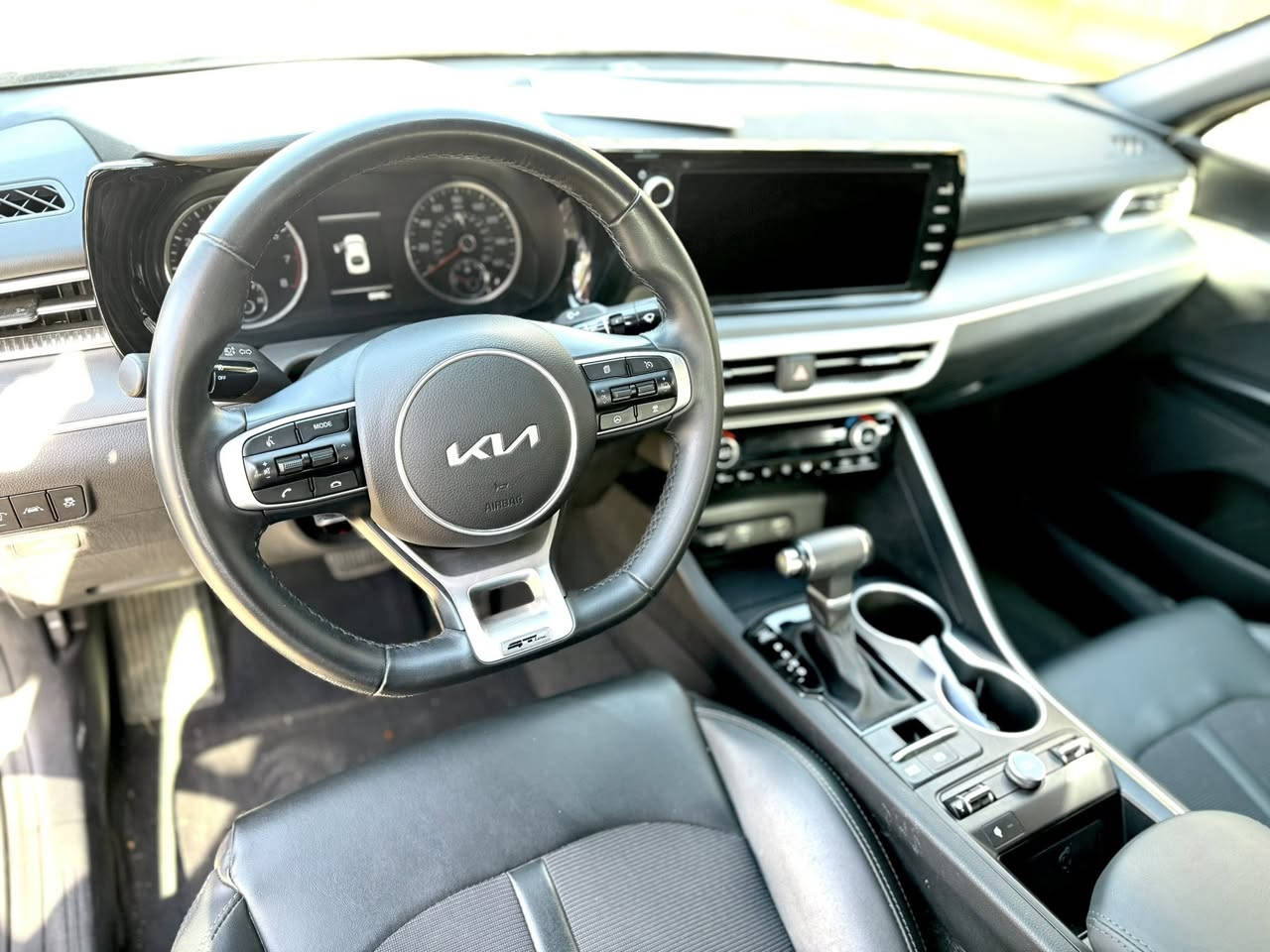 سلام عليكم كي فايف 2024جيتي لاين فول وارد امريكي مواصفات للاخير عده الفتحه ماشيه كلش قليل 8000 حادثها شويه ضربه بجنطه رجعته بارد الحادث مرفق بصور سياره جديده ما شاء الله صارلي سبوع من طببتها السعر ع الخاص


**إذا كنت صاحب هذا الإعلان وتريد حذفه لأي سبب، رجاءا أرسل رسالة إلى الدعم الفني**