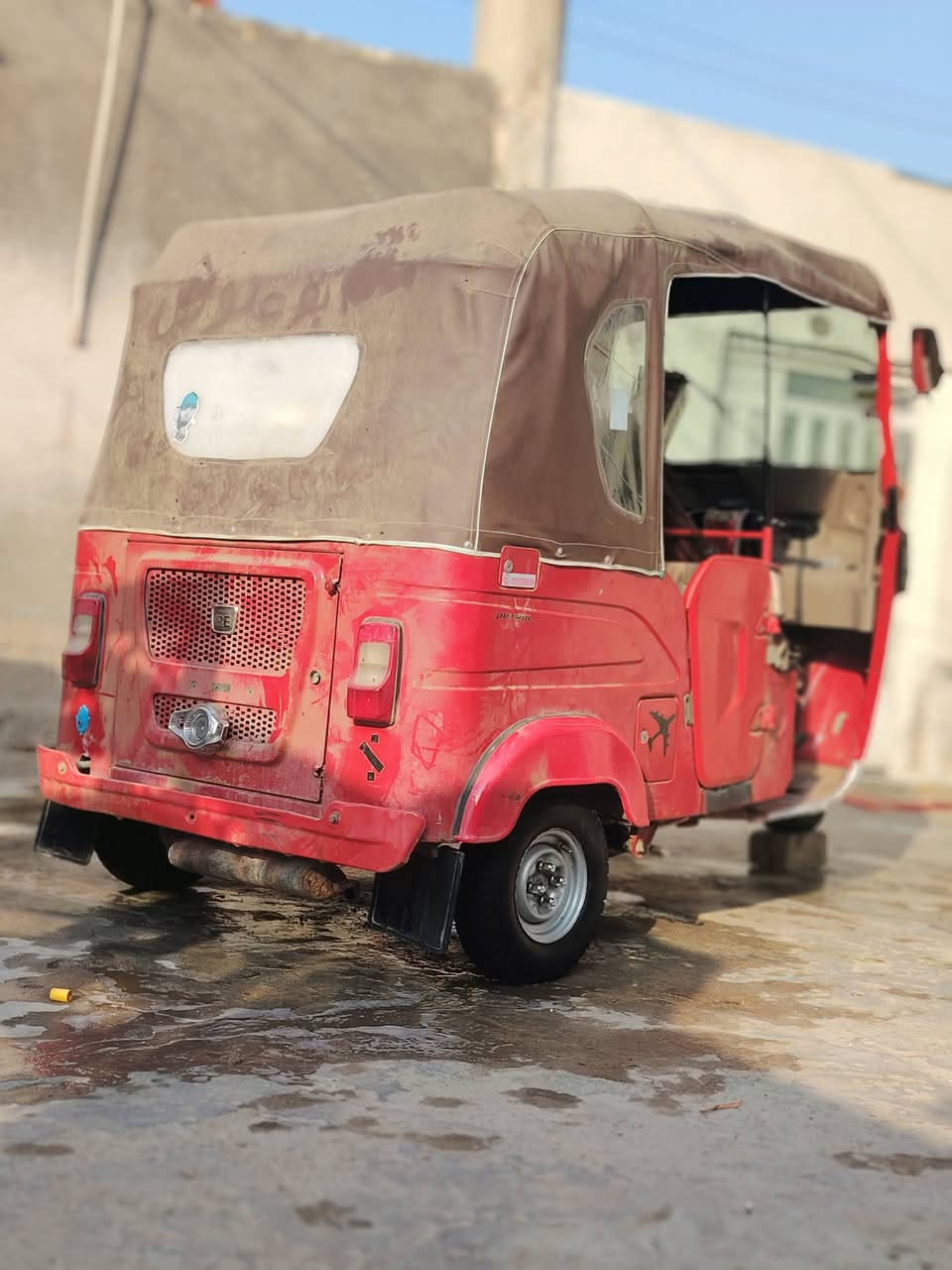 سلام عليكم تكتك للبيع موديل 2022 شهر 2 سنويه مرقمه سعره خاص لشراي رقمي ***********
