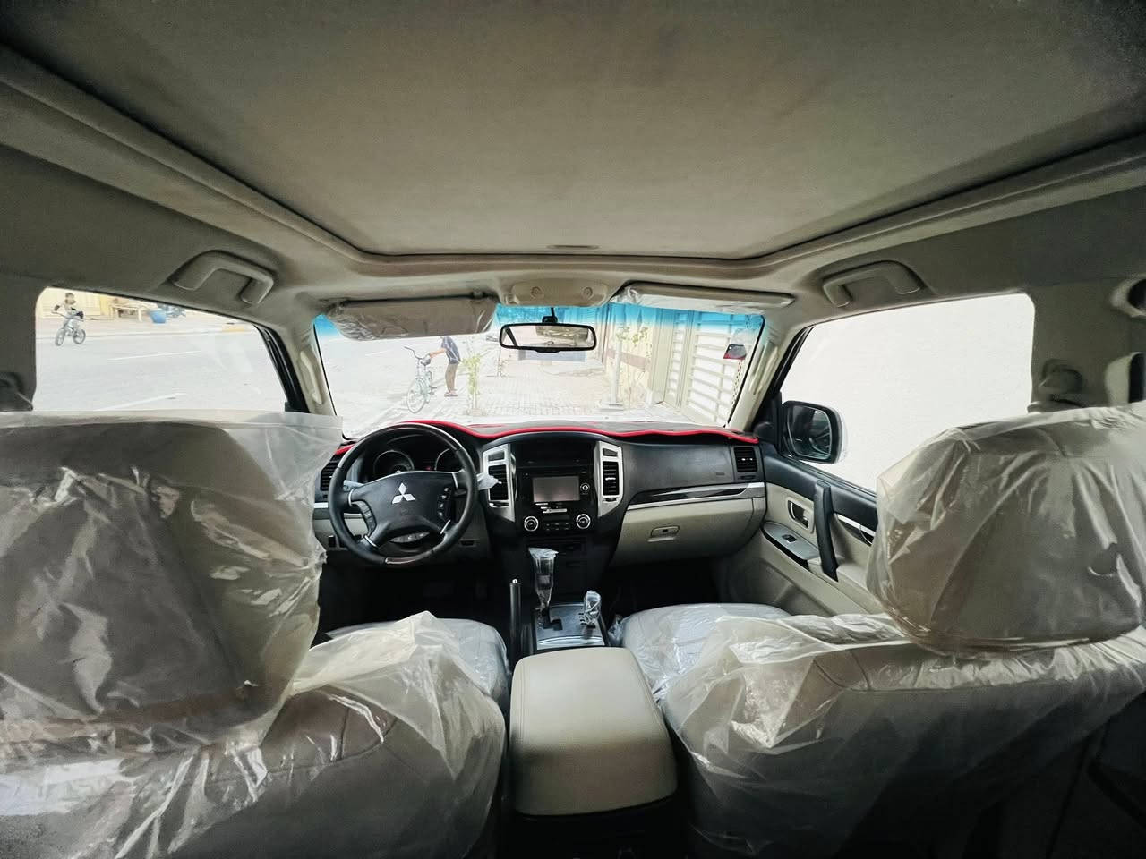 السلام عليكم ورحمة الله وبركاته باجيرو 2016 حبتور مكفوله كفاله عامه ماشيه 92شرط حقيقي سياره فول مواصفات ام دمام حساسات تخم تاير جديد مكينه كير كفاله سياره احلي من الصور رقم بغداد انكليزي بسمي سعر 197وبيه مجال 
***********
***********
