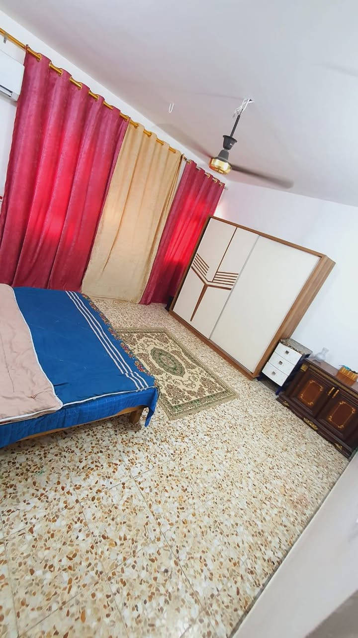 بيت 200 متر للبيع
العنوان البلديات حي الامير الضباط
للاستفسار ***********
