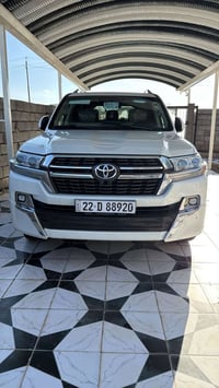 لاندكروز ٦ سلندر • ماشي ١٣٠ الف • رقم اربيل