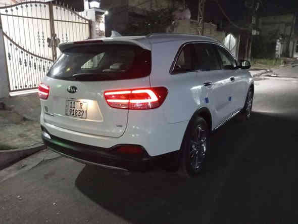 السلام عليكم سورنتو موديل 2018 خليجي فول مواصفات 1/1 بيها ((3 قطع صبغ فقط صبغ بدون ضربه اثر بطش بابتين صفحه اليمنه والبنيد  )) سياره جاهزه من كلشي مال جناي  بانوراما بصمه مرايات شفط كشن كهرباء 3 قطع تبريد 7 راكب جنطه كهرباء لايت زنون  مكينه 6 سلندر رقم بغداد نكليزي باسمي رايده ب210 وبيه مجال بسيط ***********
