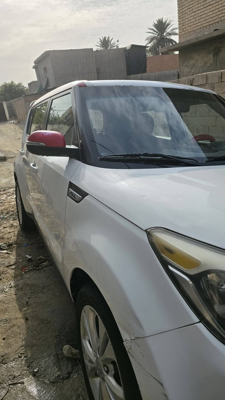 صول موديل ١٤
وارد امريكي ثلاث قطع حادث امريكي
ماشيه ١٠٣
السعر ١٠٠ $   وبيهاا مجال 
محرك ٢٠٠٠
***********
