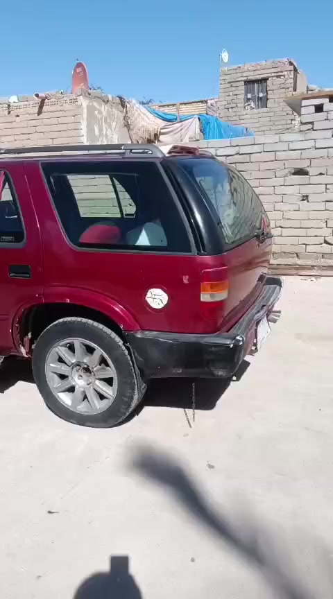 السلام عليكم شوفر بلايزر للبيع محور مكينة ففتي 3000 و اتكفل تحويل رقمة بغداد الشراي يتصل ع الرقم *********** العنوان الحمار
