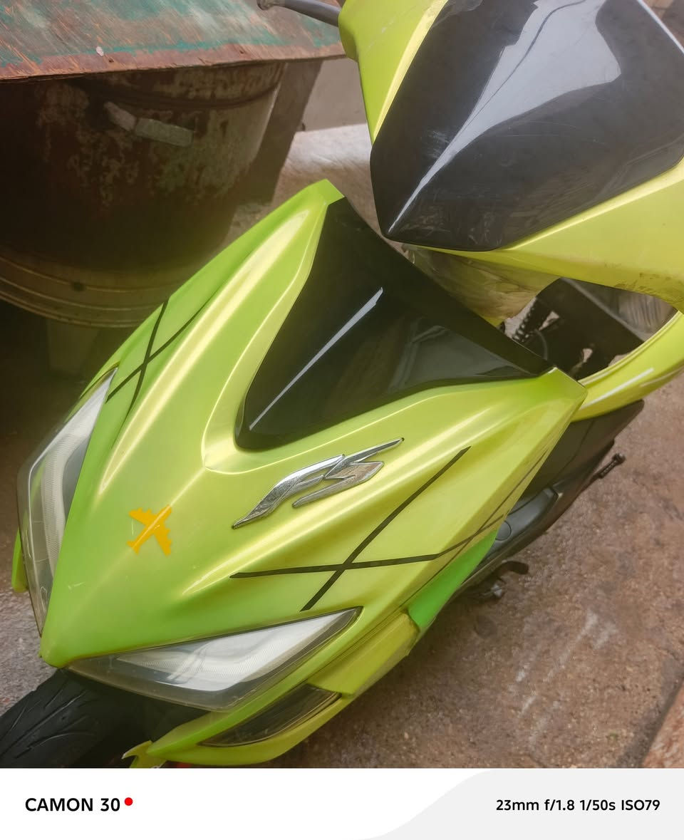 اف اس صيني للبيع دراجه كهربائياتها كلها شغاله ومابيها اي شي فقط كايمه ابيع كوم حديد مكلف بل نشر صاحب الدراجه ***********
