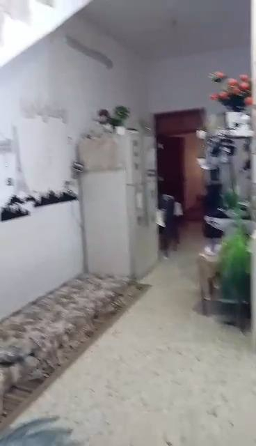 بيت بناء حديث طابقين مساحة ١٠٠م في حي الصديق عرب جلوب رقم العقار ٨٧١ شارع ١٠م مدخلها من شارع ٢٠ بضهر شارع ١٥ يتكون من استقبال ومطبخ بصاله الدرج و٣غرف نوم صحيات فوك وجوه وخارجية البيت كامل السعر مناسب ١٥٥مليون بي مجال مليون لو مليونين او ٣ هاي تبقى قناعة صاحب العقار اي استفسار اتصال وبخدمتكم مكتب ابو الخير للعقار اكو فديو للبيت اي استفسار راسلني واتس او خاص ابعثه الك تحياتي للجميع مكتب ابو الخير للوساطه العقاريه تعاملك مباشر مع صاحب العقار ***********
***********
***********
***********
