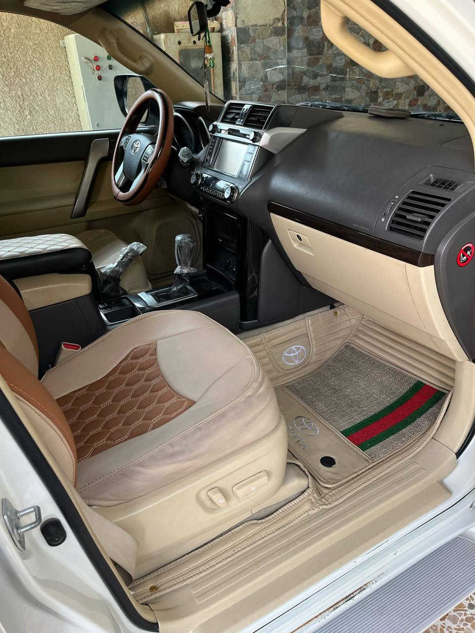 مكلف بالنشر
تويوتا برادو 2014 بغداد محرك 6 سلندر4000
 نظيفة جدا جدا 
مواصفات TXL كله مال الشركة 
ماشية 226 ألف عداد حقيقي
كير ومحرك مال الشركة مكفولات 
فتحة بالقمارة دبل تانكي ثلاجة
السنوية مجددة لغاية 29
السعر 310 وبيها مجال للاستفسار *********** ابو علي
