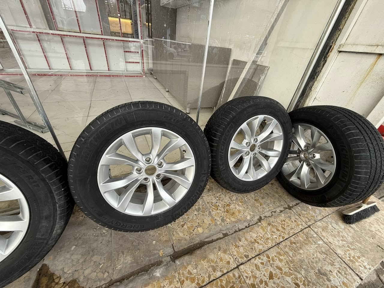 تخم ويل ابامه إلى البيع ***********
