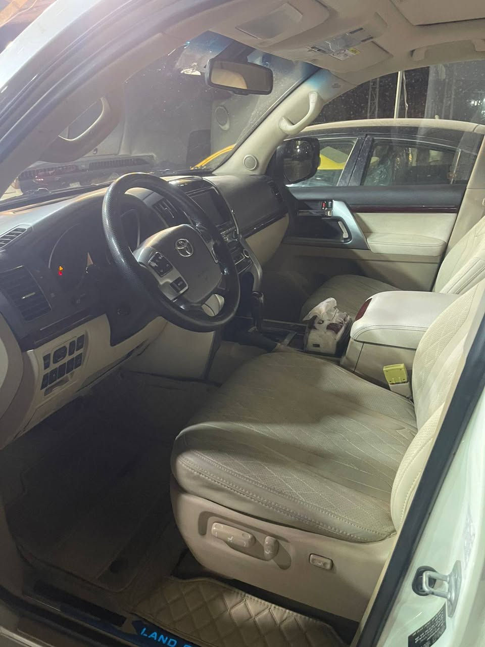 لاندكروز موديل 2015
عنوان ميسان 
التوصل ***********
