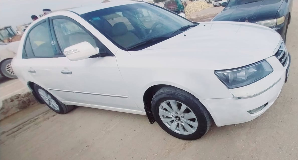 سلام عليكم سوناته 2007 خليجي رقم دولي بسمي مدور ثاني يوم السياره مكفوله من الضربه بس ادير مال جملغ الخلفي او السونار موجود دخل المنشور اي ستفسار التصال على رقم *********** السعر 103 وبيه مجال
