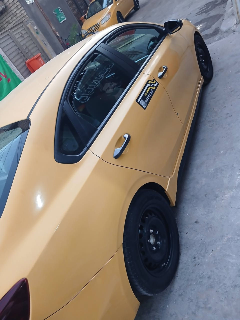 السلام عليكم...  للبيع فقط
كيا فورتي  2022 GT line وارد امريكي
مكينة 2000 دوش لوك كفاله من فتحة البرغي 
كيرها at المرغوب شرط حاوية وبرغي ممفتوح بيه 
بصمة تشغيل 
بصمة دخول
تحكمات مقود جهتين
سستم صوت هارمن كاردن 8 سماعات
ستيرن D
رادار امامي وخلفي وجانبي
تحديد مسار 
مانع تصادم 
مثبت سرعة 
شاشة كبيرة 
وضعيات قيادة 
هاند بريك بصمة
تبريد شاشة
بك لايت LED
لد نهاري
ماشية 81 
رقم بغداد الجديد 
 السعر 155 وبيهة مجال 
مكان السيارة بغداد البلديات
رقم الهاتف ***********
ملاحظة السياره كفاله من فتح برغي بيها فقط بدلت اذاين وكالة وفريز وكاله تخم تاير جديد ويل اصلي
السياره هاذ حادثها فقط جاملغ بيه معجون وقبق الجنطه مبدل اصلي وبدنه مبدله مكفوله من الكص
