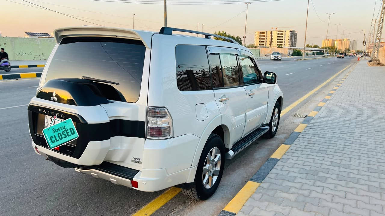 ***********باجيرو للبيع الموديل 2015 حبتور
فول مواصفات محرك 3500
رقم بغداد الجديد 
فتحة سقف
محرك وكير كفاله 
حدادية 100 ‎%‎
تخم تاير جديد
السيارة مابيها اي نقص 
ملاحظة / السيارة بيها بارد مقدار اصبع واحد بالباب الخلفي الايسر ومأشره بالصور
عدا هذا كفالة عامة
مكان السيارة النجف الاشرف 
للاستفسار ***********
