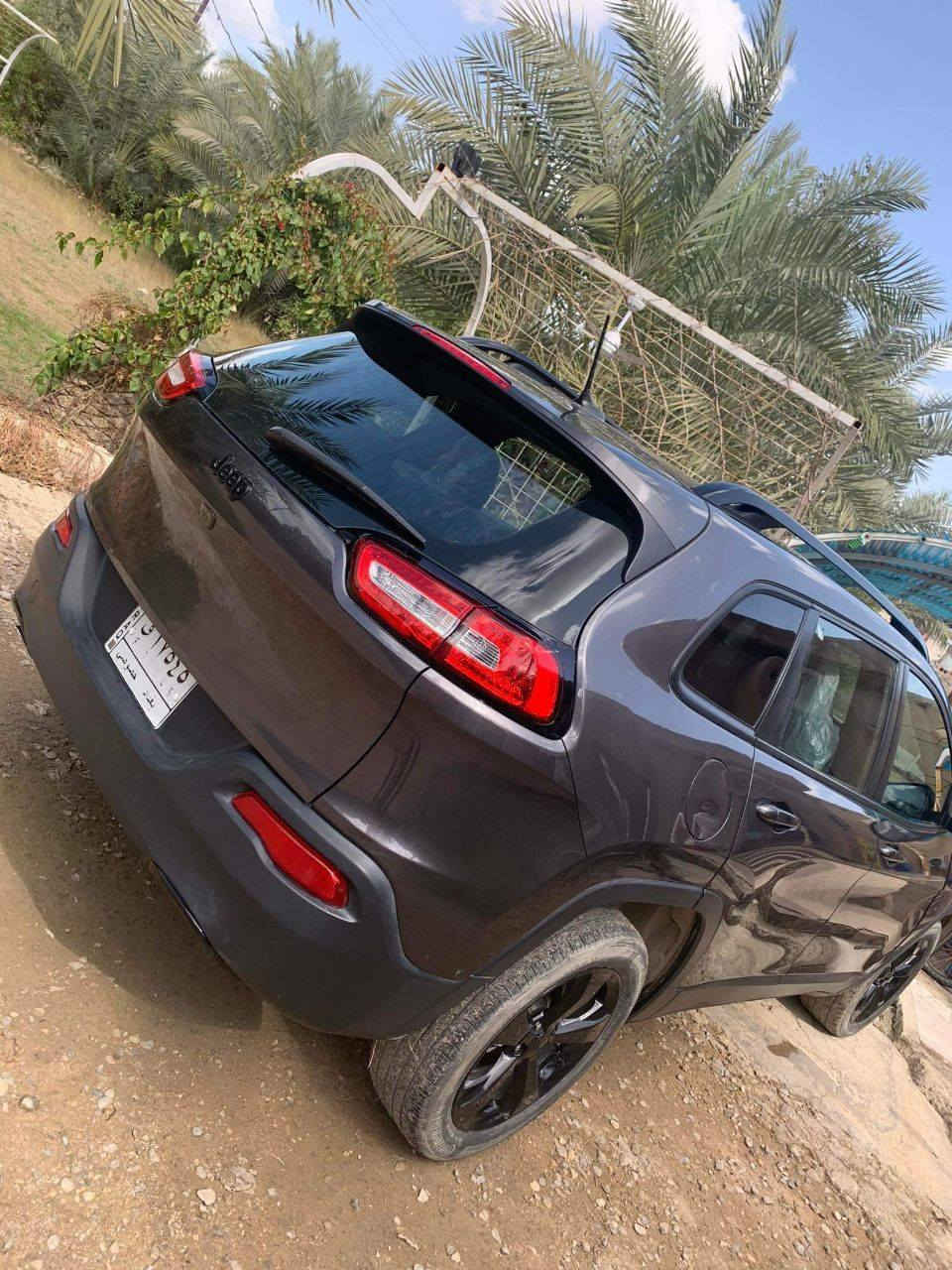 السلام عليكم جيب بزون ،2018 ماشي 94قابل للزياده 

مكينه 2400 4سلندر كير اوتو  
بيها تبديل جاملغات اماميه وبنيد  

نواقص سياره حداديه صدر  
تتطبيك وصبغ للبجم.  السعر120ورقه وتنزل من السياره نواقص .

السياره بسمنه وقديمه عدنه 

عنوان بغداد زيونه ‏‪0771 109 3081‬‏

ارجو المعذره من القصد او مروس بيع نقدي فقط
