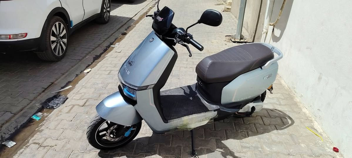 دراجه تالج بيه شويه شخوط بس
٦ بطاريات مسطره  معروفه مواصفاته
السعر 750 وبيه مجال بسيط مكان العرصات
***********
