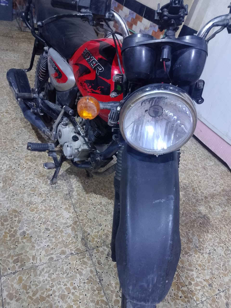 السلام عليكم بوكسر للبيع رقمه سنويه موديل 23 بيع مستعجل/1.100 /***********
