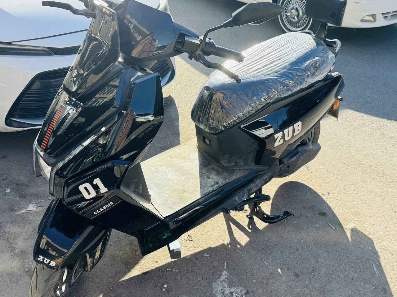 السلام عليكم  دراجة شحن جديده قبل شهرين ماخذها بعدها بالضمان الوصل كدامكم الدراجه
سويجين و بصمتين 
تشغيل عن بعد
كهربائيات كلها شغاله حته الكشن بعده بنايلون الشركه 
منضومه زينون 
اشاير حواجب طوال 
بطاريات عدد 6 * 25 امبير
الملف 2500 حقيقي
دراجه نضيفه بمعنى الكلمه شخط واحد مابيها 
ابيع او مراوس بدراجه بي سي اكس 
سعر البيع 1مليون 
التواصل واتساب فقط 
***********
