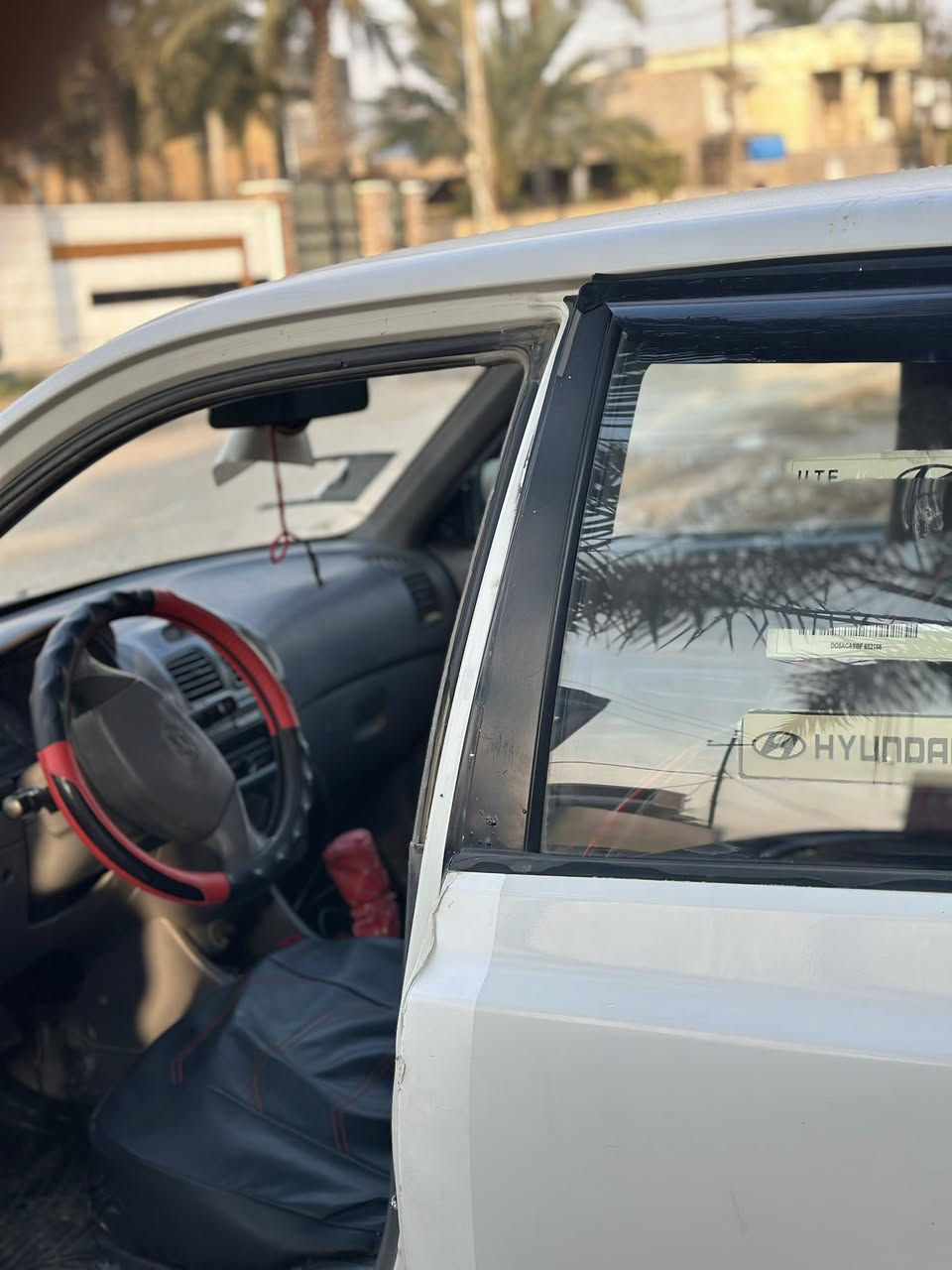 سياره مديل ٢٠٠١ اكسنت فيرنا مكينه ١٦٠٠ حلوه كلش ربع ما تصرف عليهه تبريد تخم تاير ***********
