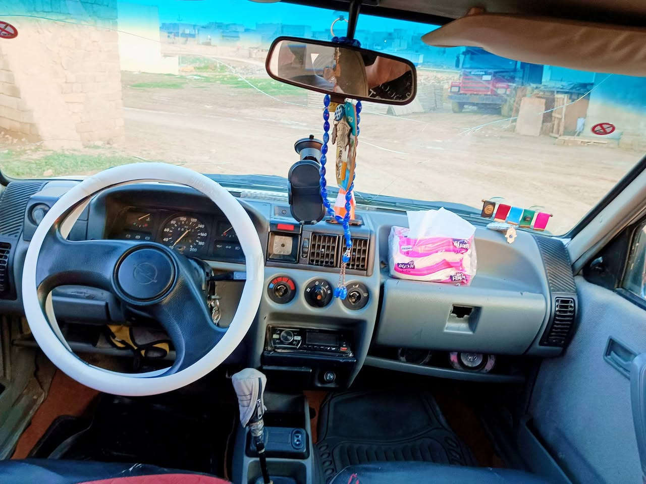 للبيع اوبل كورسه موديل 1992محرك 16شرط المحرك والكير رقم الماني سنويه عضم شرط الوكاله والتحويل كابون بانزين ورقي السعر 24وبيها مجال ***********
***********
