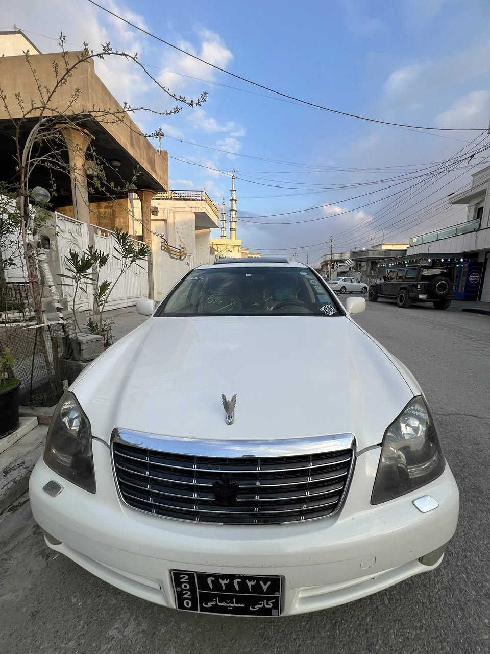 شاهانەی ٢٠٠٥
بڕاوە
١٨٠ گچکە بە گچکە کەم بەنزین خۆر
٢ دوگمە
ناوی تەواوتێگیراوە
جامی هەڵگیراوە و پاک دانراوەتەوە
بەسمە 
هەرچوار بەسمەی دەرگاکان کار دەکات
ڕۆنی گێڕ گۆڕاوە
هیچ گڵۆپێک لەسەر شاشە پئ نییە
ئەی بی ئێس مەزبووت
مەکینە و گێڕ و مەجموعە بەشەرتی فیتەر.
بلاجکتۆر و لایت زینۆن .
کارتی بۆ کراوە

بێ دوکەڵ 💨

لۆک و پاکەتی 📦

مەسرەف کراوە

سەقفی شوشەیە 

دەعم و لێدران و قرچی نیە
٥٢ گەڵا و معامەلە 💰
  قەڵادزئ ***********
