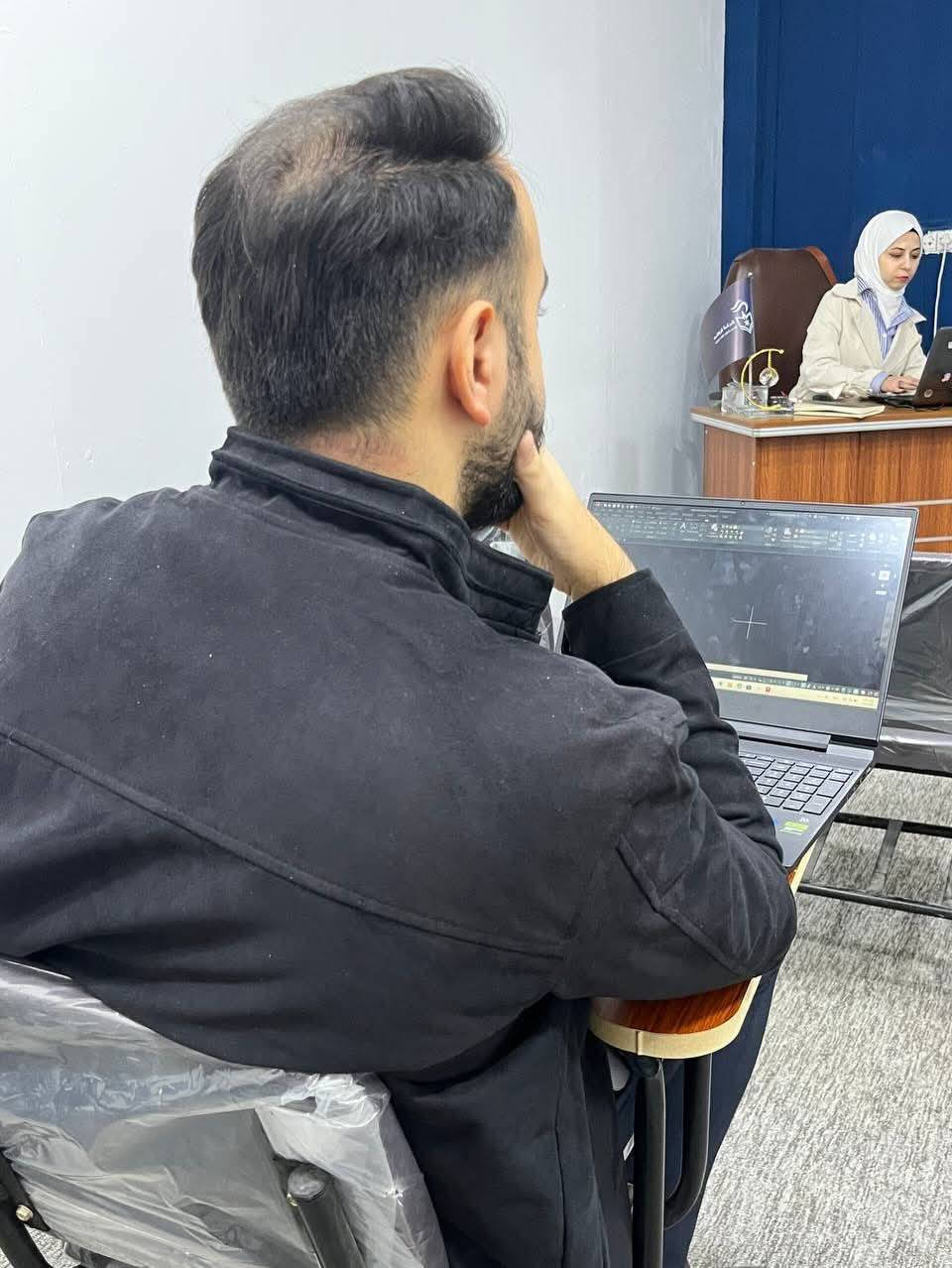 سلسلة دورات هندسية مع شهادة اجتياز لكل دورة:
AutoCAD اوتوكاد 
Revit ريڤيت
SketchUp سكچ اب 
، 3D-MAX ثري دي ماكس 

🎓 مميزات الدورات:
✔️ تدريب عملي وتطبيقي
✔️ من الصفر حتى الاحتراف
✔️ شهادة مشاركة واجتياز معتمدة
✔️ محتوى مواكب لمتطلبات سوق العمل
✔️ الدورة متوفر بنظام حضوري ونظام اونلاين 

 الفئة المستهدفة:
▪️ طلبة كليات الهندسة والمعاهد التقنية
▪️ الخريجون الجدد
▪️ المهندسون الراغبون بتطوير مهاراتهم
▪️ كل من يهتم بالتصميم الهندسي والمعماري

التسجيل مفتوح- مقاعد محدودة-سارع بالحجز….

العنوان: ديالى - بعقوبة - شارع خريسان، قرب تقاطع البلدة.
للتواصل والحجز واتساب : ***********
