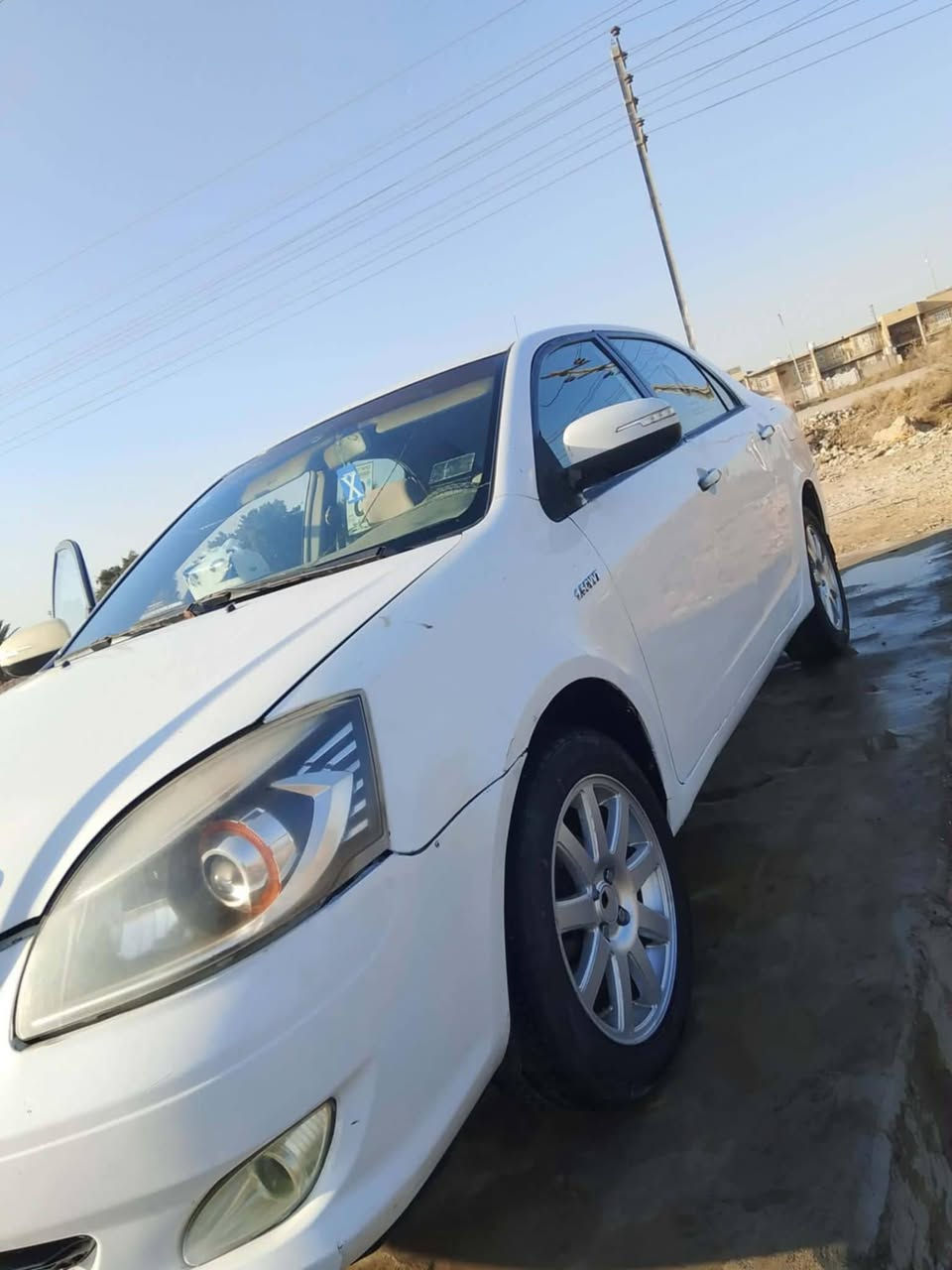 سلام عليكم للبيع جيلي موديل 2012رقم بصره جاهزه تبريد وحداديه سنويه جديده وسياره خاليه من العيب الشرعي سعر 40 وتصال على الرقام التاليه ***********/***********
