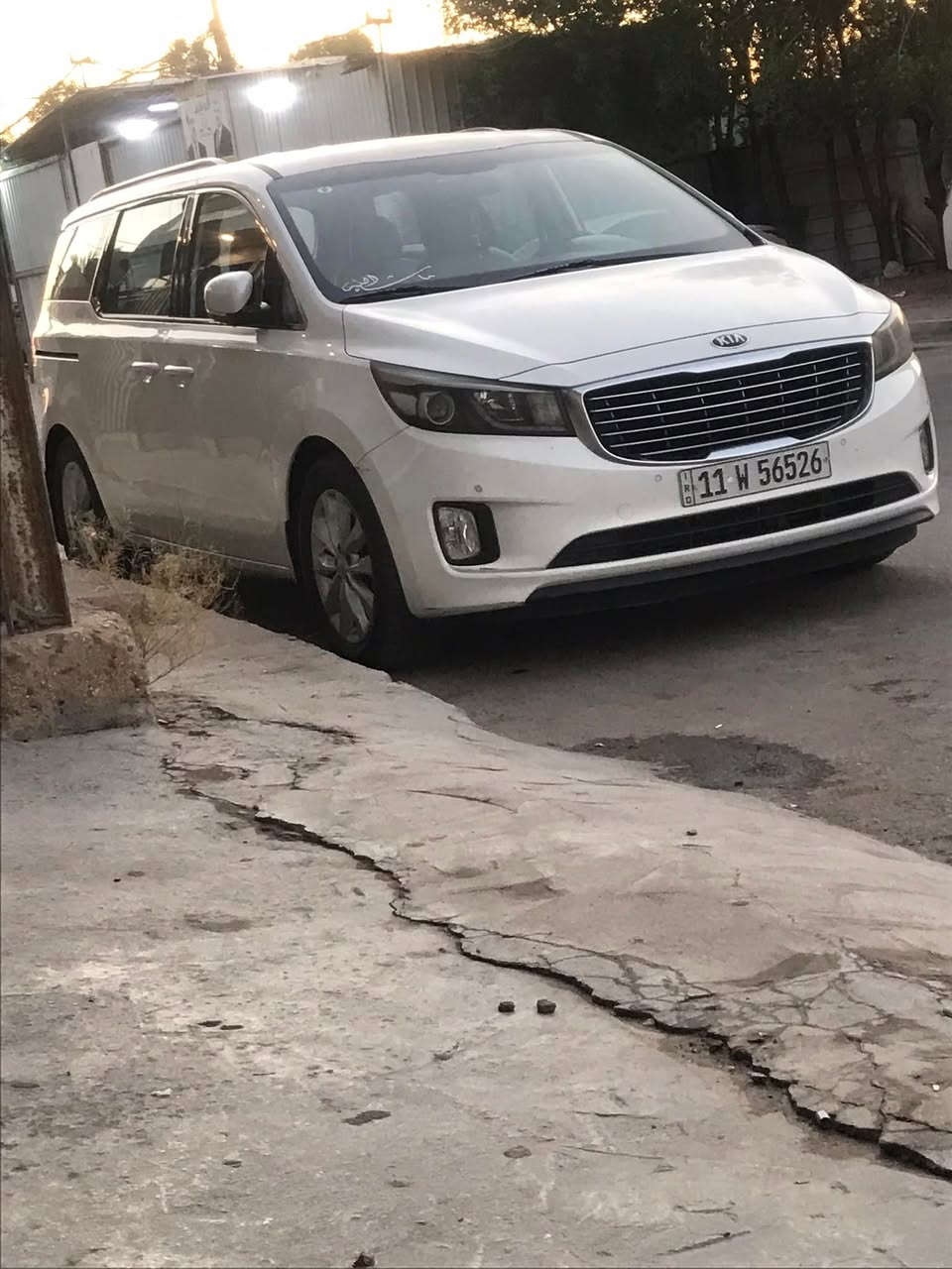 كيا كرنفال للبيع موديل 2016 ابيض فول تشغيل بصمه و ابواب بصمه بيها جاملغ الخلفي مصبوغ صفحة السايق و الباقي مكفول  ماشية 110 السعر 187  مكلف بالنشر ***********
