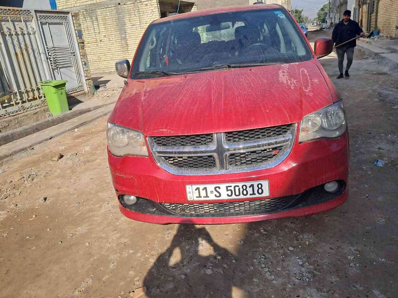 سلام عليكم ورحمة سياره دوج كرفان موديل 2013بيها 3 قطع صبغ جاملغ وبنيد وجاملغ خلفي رقم بغداد جديد سياره جاهزه مابيها اي نقص بيع او مراوس حسب قناعه سعر 128 رقم الهاتف مراسله واتساب ***********مكاني بغداد البياع
