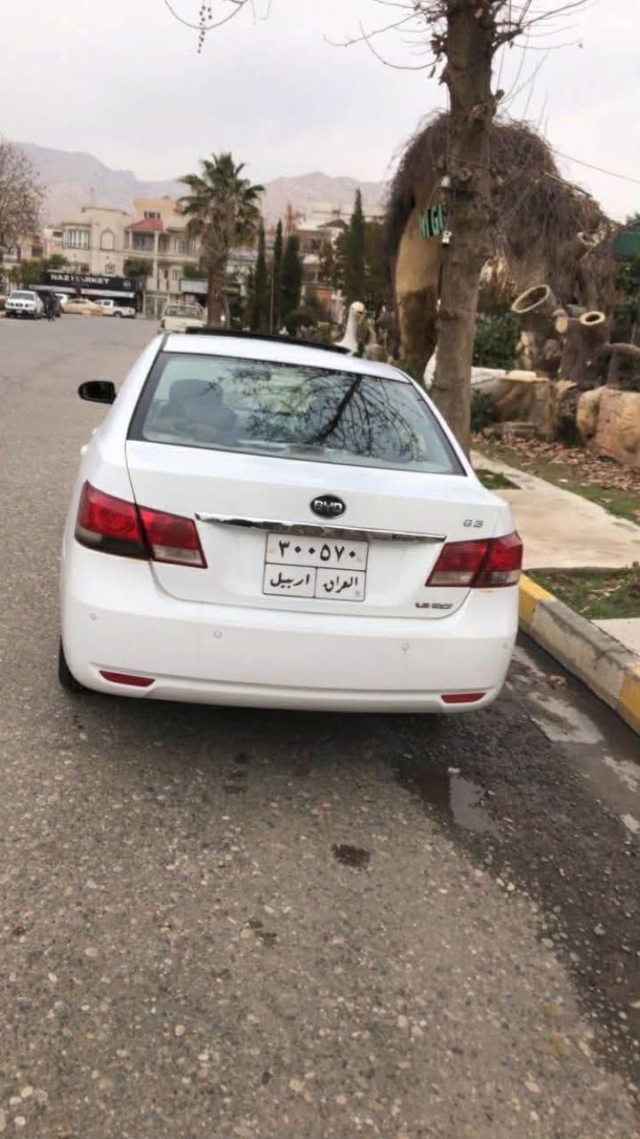 سلام عليكم
BYD 2013
بصمة 
سلايت
اشاير بالمري
لايت متحرك
تايرات جديد ويل جديد 
باتري جديد 
بيها ضربه خفيفه جاملغ طرف السكن 
سعرها 67 وبيها مجال
رقم *********** كركوك, العراق
