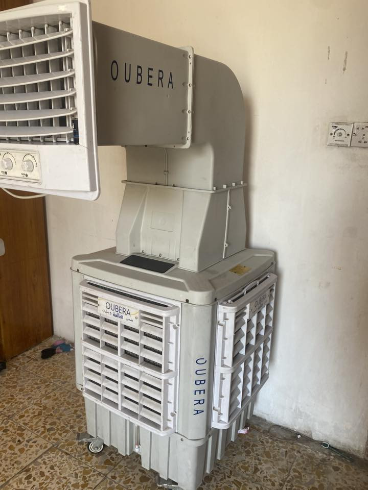 السلام عليكم مبرد ٣سرعات جديده كلش العالميه ضمان مشتغله موسم واحد ومكيف ٢طن جديد بلادي تبريد وتدفه للبيع ثنينهن ٥٠٠ الشعب حي التجار ***********
