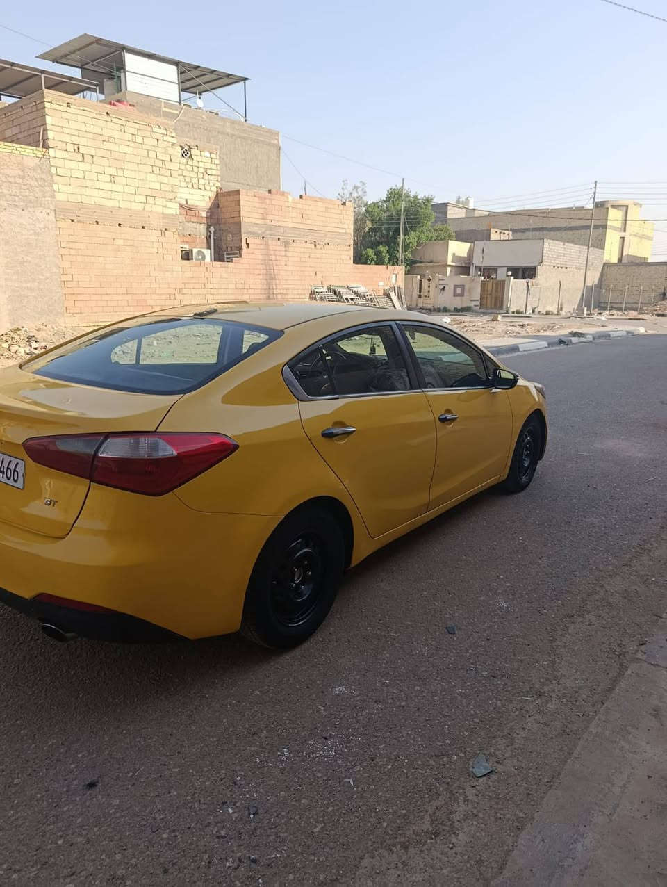 السلام عليكم كيا فورتي موديل 15 امريكيه 
حادثه جاملغ امامي بدون داخل محرك 2000 
كير اي تي رقم بغداد مصفره هيئه وغرامات تحويل مباشر 
السعر ب 92 وبيها مجال شراي يتصل ما متواجد على الفيس 
مكاني كربلاء حي الفارس ***********
