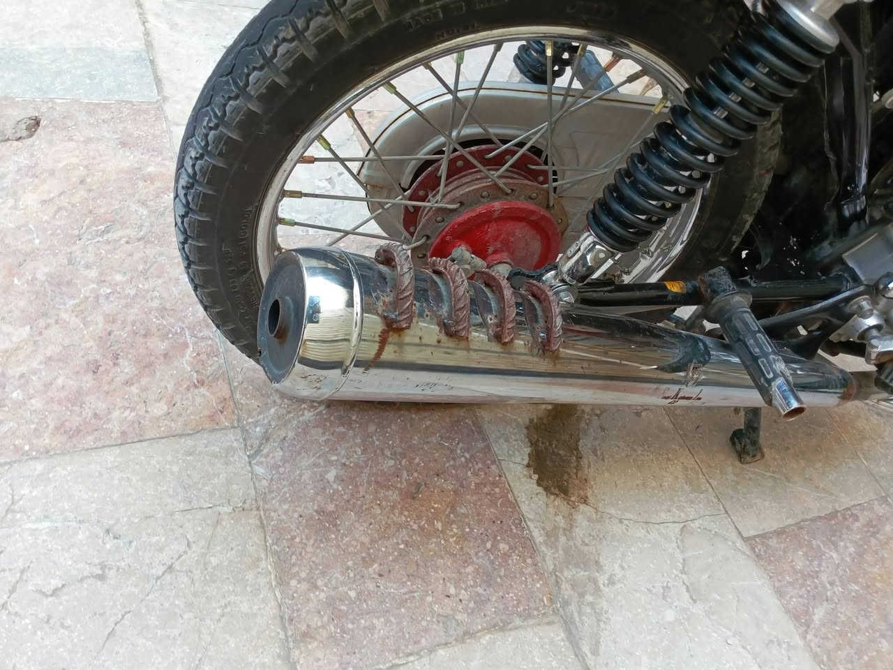 السلام عليكم غراض اربعه كير 1صالنصه ام النجمه الاصلي كابريتر العدد 2سوبايه مالته  جديده بل الجيس او هاذه السيت هم للبيع كشن او تانكي مال هونده او راصطه باكستانيه قيم بما يرض الله غراض كله جديده ما عده التانكي امشخط اشويه


**إذا كنت صاحب هذا الإعلان وتريد حذفه لأي سبب، رجاءا أرسل رسالة إلى الدعم الفني**