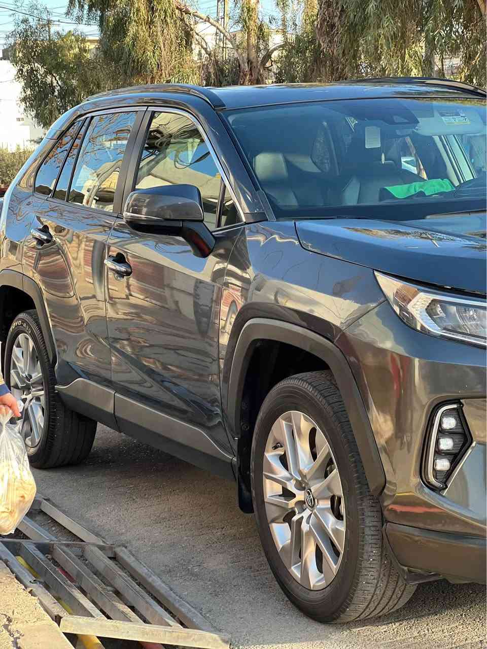 السلام عليكم 
راف فور 2019 وارد امريكي 
حادثه نص بوند فقط ولبقيه كفاله عامه 
السياره لمتد فول مواصفات 
رقم اربيل شرط التحويل 
شراي انتصل وتدلل 
*********** موصل, نينوى
