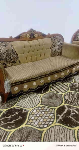 تخم 10مقاعدتسكام نظيف200 وبيه مجال العنوان زويريجات الجمعيه ***********
