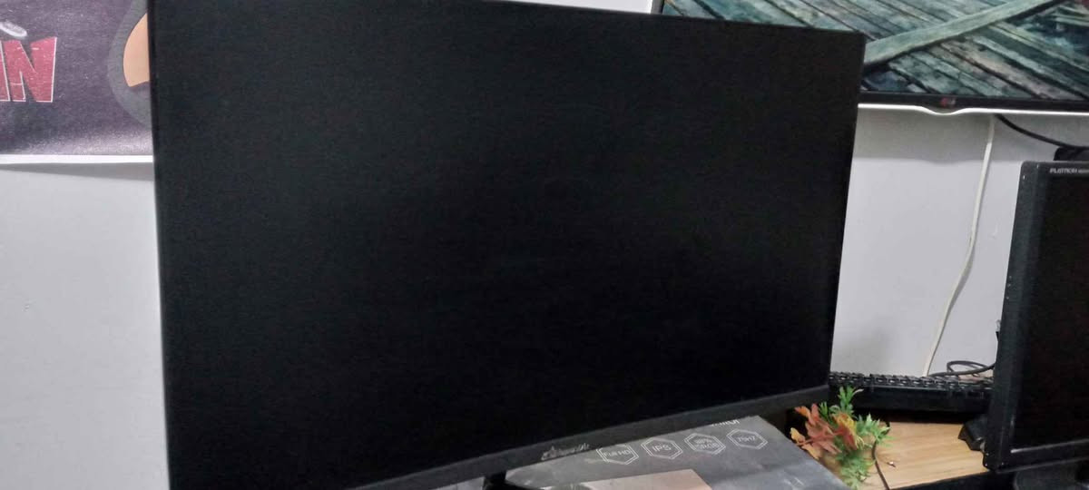 شون الحبايب شاشة كيمنك مستخدم نضيفة مواصفات حجم 24 دقته فول اجدي (1080) (HDR freesync (165HZ ومنفذين Display ومنفذ HDMI ومنفذ سماعه فقط الكبر الوره مثل مموضح بصوره انخلع ونثلم باطراف الكبر لما داشد بحامل شاشات ف لزكته بلاسق الشاشه معتني بيه وكارتونته وغراضه كامله سعر 110 الف وبيه مجال لشراي مكان بغداد توصيل ماعدي وذا تحب تجي تشوفه وتاخذه ماكو اشكال سبب البيع اني مطور العاب وتخدمني حجم اكبر بغداد, العراق


**إذا كنت صاحب هذا الإعلان وتريد حذفه لأي سبب، رجاءا أرسل رسالة إلى الدعم الفني**