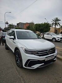 فولكس واكن تيكوان 2023 مواصفات SE دفع رباعي السياره كامله بدون أي نقص ...