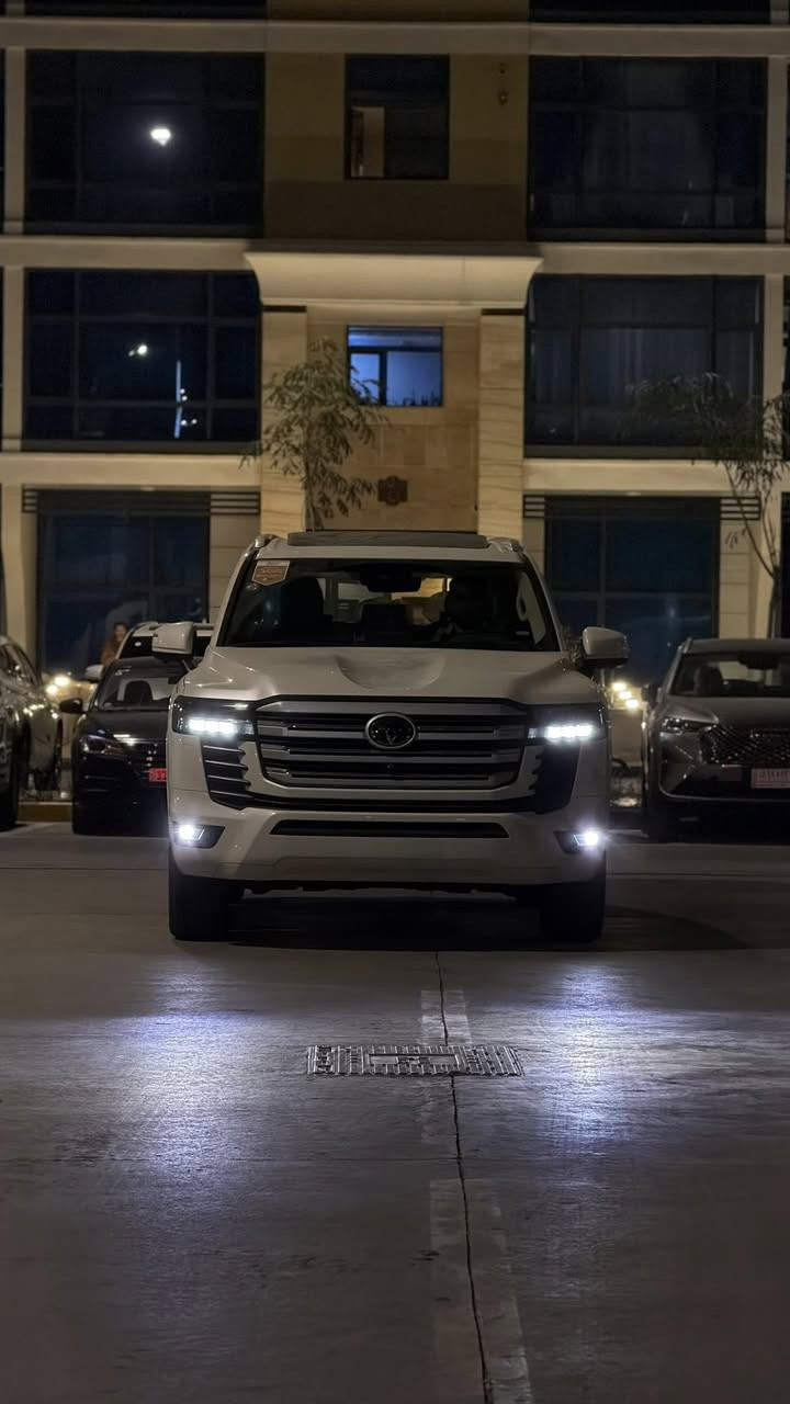 سلام عليكم
للبيع لاندكروز, جكساره GX.R ساز باب اول 2025 زيرووووو مرقم بغداد 

فول مواصفات TSS   تجي 5 كامرات وفول محرك 4000 تنفس طبيعي  

السعر 74000$ 

7 شدات و 40 ورقه 

رقم *********** واتساب فقط مكاني بغداد
