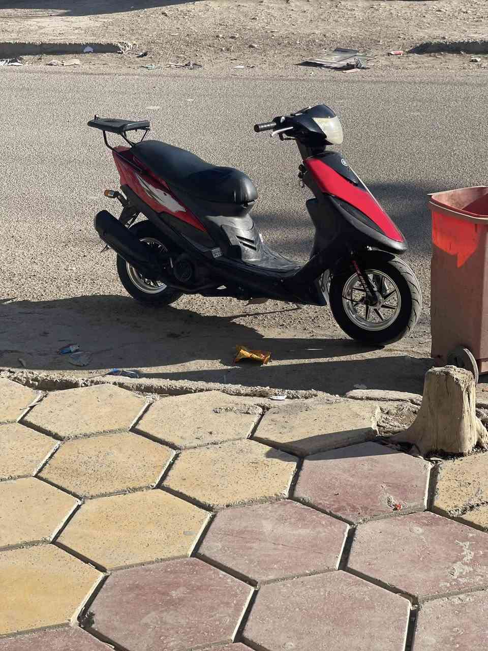 سلام عليكم شباب دراجه ماكس عدله للبيع نضيفه كامله من كلشي كهربإيات كلها شغاله صالنصه FMوياله كروم مكينه49بلادي دراجه كلها بلادي ما عدا كفرات مبدلات ختم واحد لايت زينون مكاني ديالى بلدروز سعر واستفسار اتصل *********** 🌹
