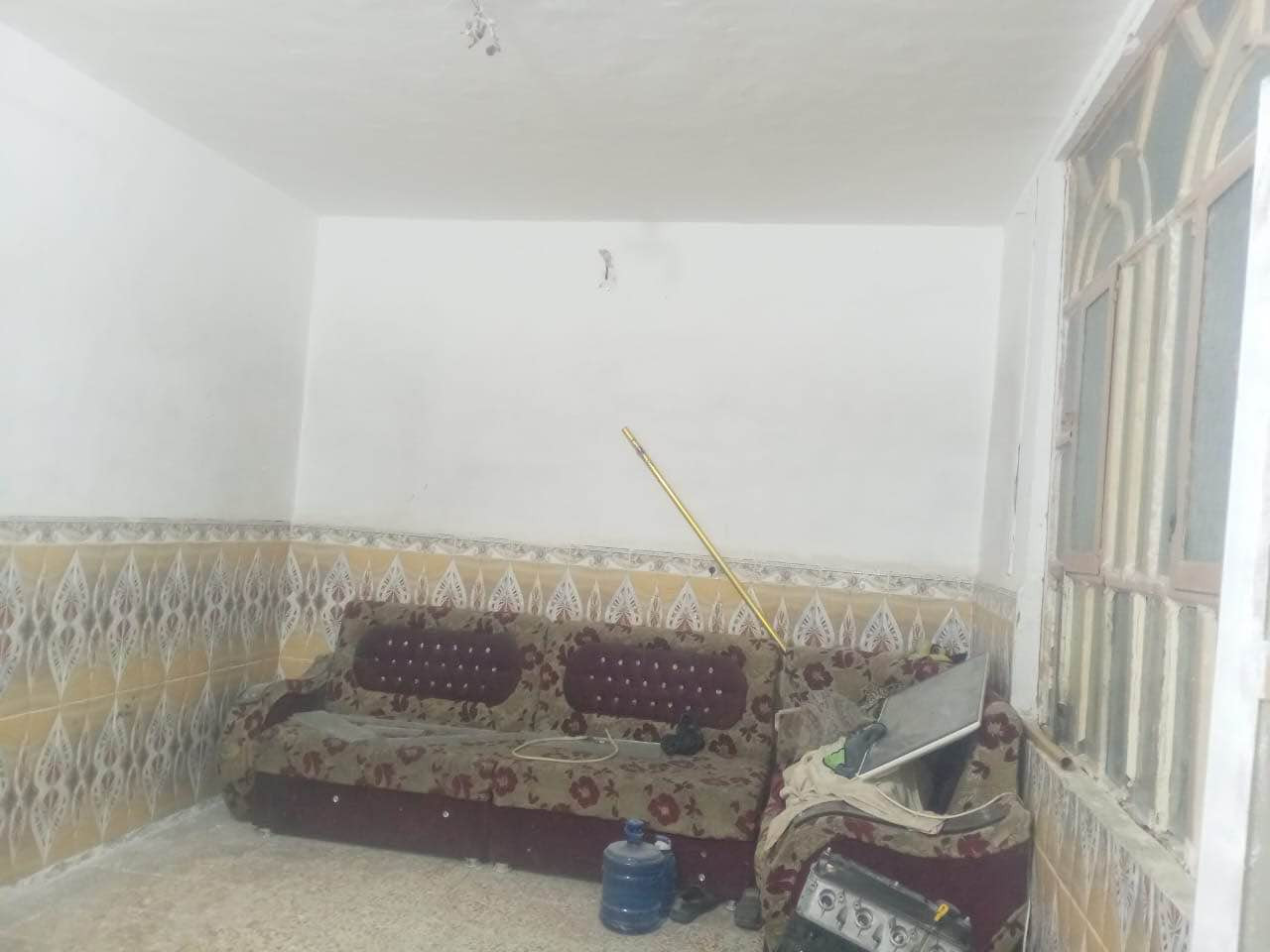 بيت 100 متر اساسة صب والسقف اعكاده ما عدا الاستقبال صب منطقة 59 قريب عل شارع 60 ترابي رقم العقار 59523  سعره 55 لبيت جاهز للسكن رقم الموبايل *********** محمد النجف, العراق
