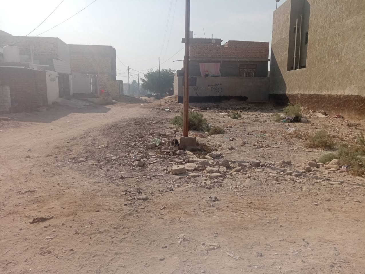 يوجد  قطعة طابو صرف ركن مربعة
المساحة 100مربعة الوجه 10 والنزال 10
شارعهة 20متر 
محيزم 2 مراتب قريبة عل شارع 100
وقريبة عل مدارس 
للاستفسار مراجعة مكتب الشارقة للعقار مقابل مسجد الرحمن 
الاتصال اوعبر المراسلة ***********
