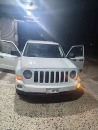 جيب باتريوت موديل 8 جاهزه كير ومحرك بشرط حداديه وسط تاير جديد كهربائيا...