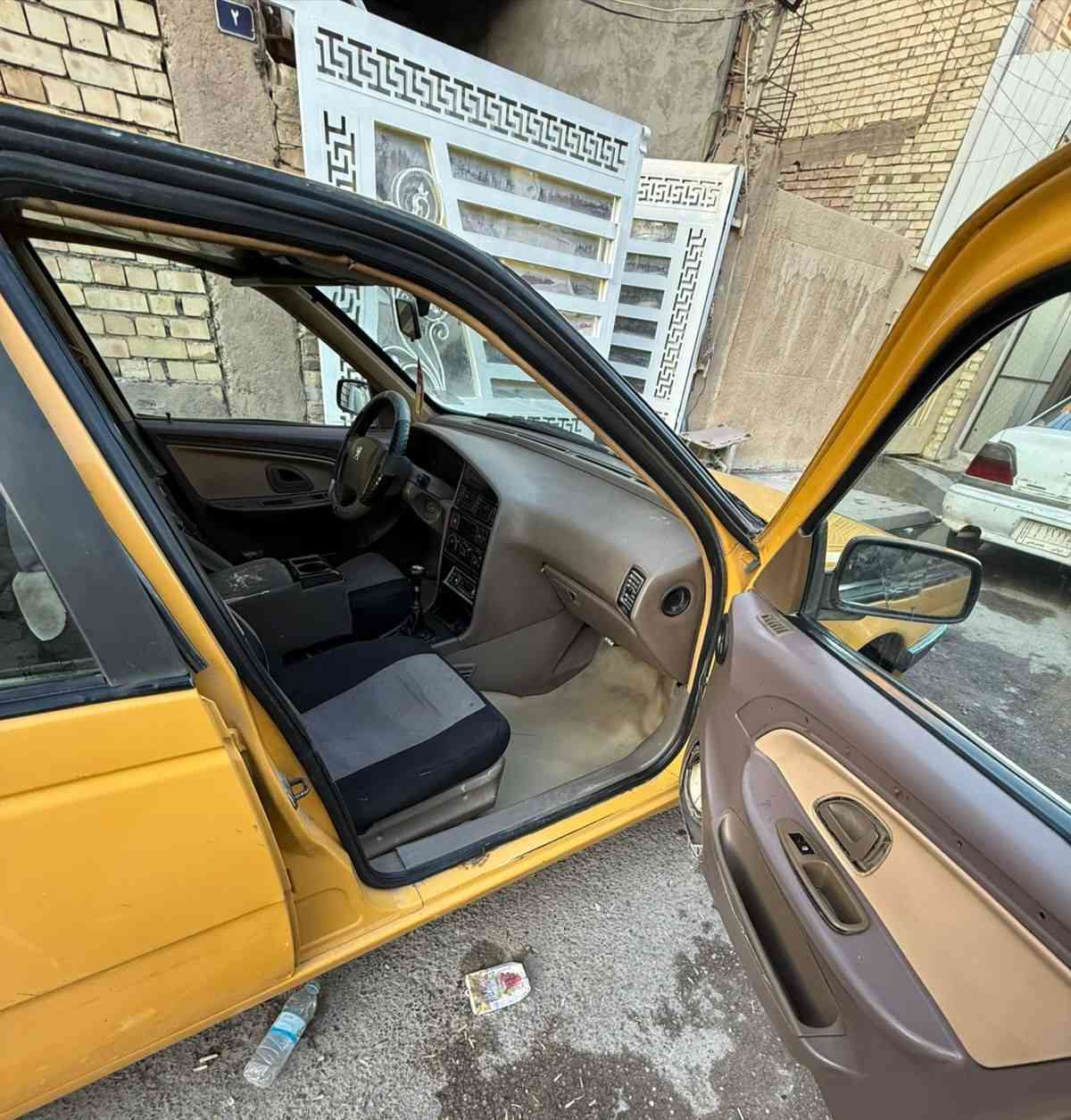 السلام عليكم
بيجو لميس ٢٠١٦ گير مكينه نضيفات 
تخم تاير جديد غرفه نضيفه السياره يرادلها ترتيب 
بيها بارد بل بنيد قليل كلش وبارد بل چاملغ صفحه السايق كلش قليل  
العنوان بغداد الكرخ ***********
