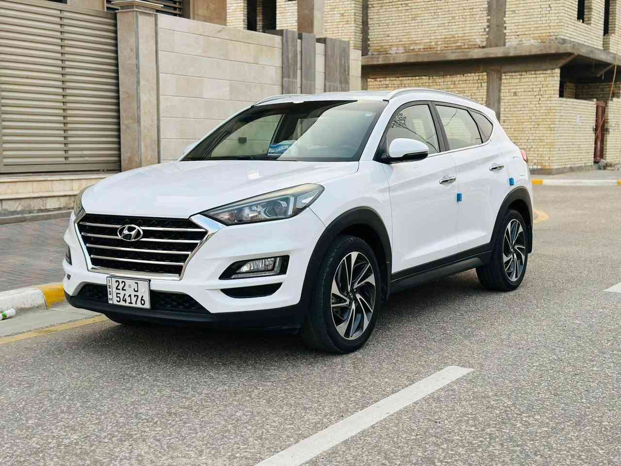 توسان خليجي مديل 2020 كفاله من صبغ وتبديل بيه بارد موضح بل سونار 
السعرر (198)
للاستفسار ***********
موصفات داخل بيجي شاشه كامره حساسات امامي وخلفي بصمه تشغيل وبوب تحكم جيهتين تبريد قطعتين ماشيه 105 كم مكينه وكير مكفولات تخم تاير جديد سياره جاهزه وما بيه نقص مكان السياره كربلاء كربلاء, العراق
