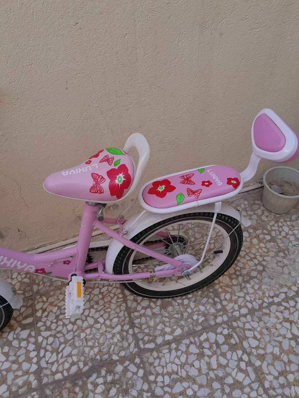 بايسكل حجم ١٦ مامستعمل بعده جديد
السعر ٥٠ 
مكاني ١٧ تموز


**إذا كنت صاحب هذا الإعلان وتريد حذفه لأي سبب، رجاءا أرسل رسالة إلى الدعم الفني**