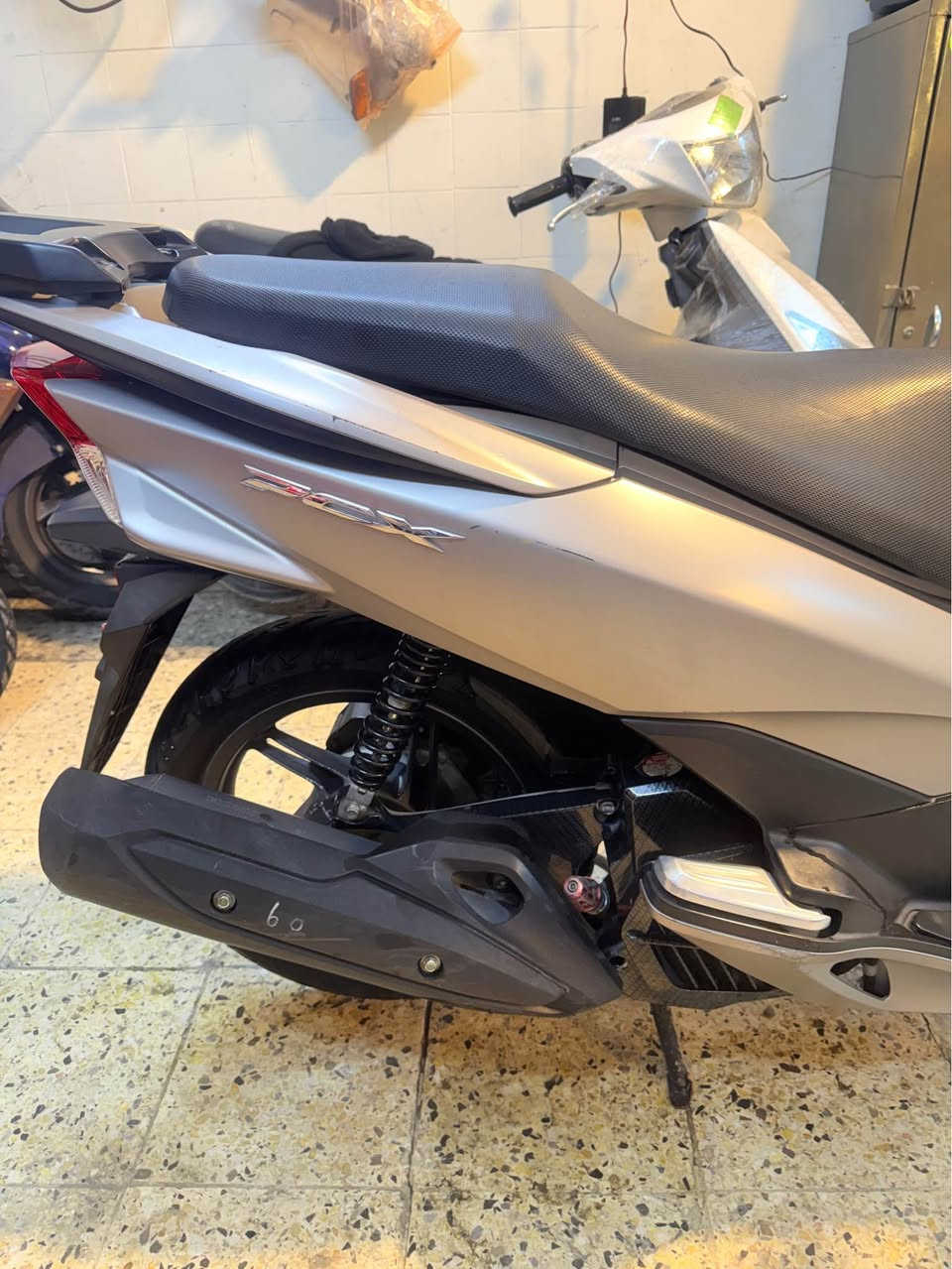 سلام عليكم 
للبيعpsx
جيل ثاني
ياباني jf 
دراجه مكفوله عام
ماشيه 40 
شرط الكفاله 
وافحص وين ماتريد 
والك يوم كامل مكينه مفتوحه كفر مبدل ترجع الدراجه 
السعر 16 وبيها مجال
معرض كريم الربيعي 
بغداد فضوه عرب 
*********** بغداد, العراق
