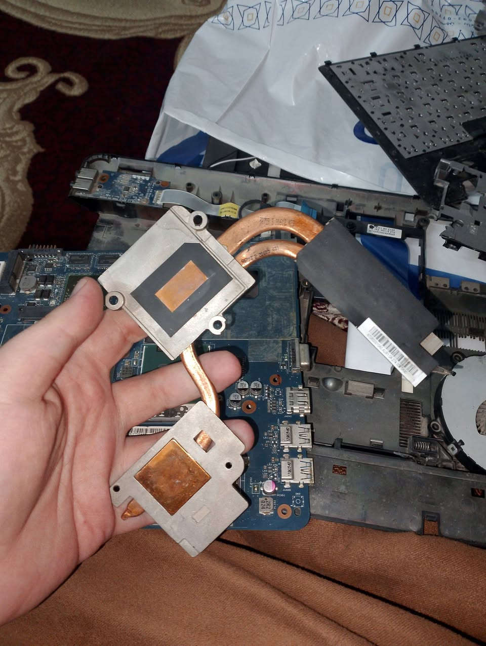 السلام عليكم لابتوب تفصيخ او 
قطع للبيع قيم وخذ الشاشه خربانه ملاحظه


**إذا كنت صاحب هذا الإعلان وتريد حذفه لأي سبب، رجاءا أرسل رسالة إلى الدعم الفني**