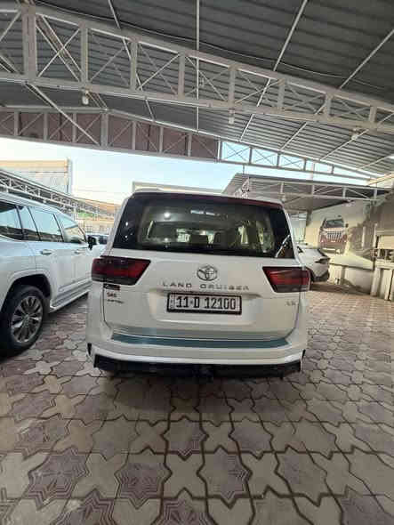 لاندكروز 2022 فئة (VX) رقم مميز بغداد  (12100بغداد) سيارة واحد ع واحد معروف المواصفات Vx 
سيارة كفالة عامة من كلشي ماشيه 42 الف 
مكاني نجف 
سعرها 690 ورقه. 
للاتصال ***********
