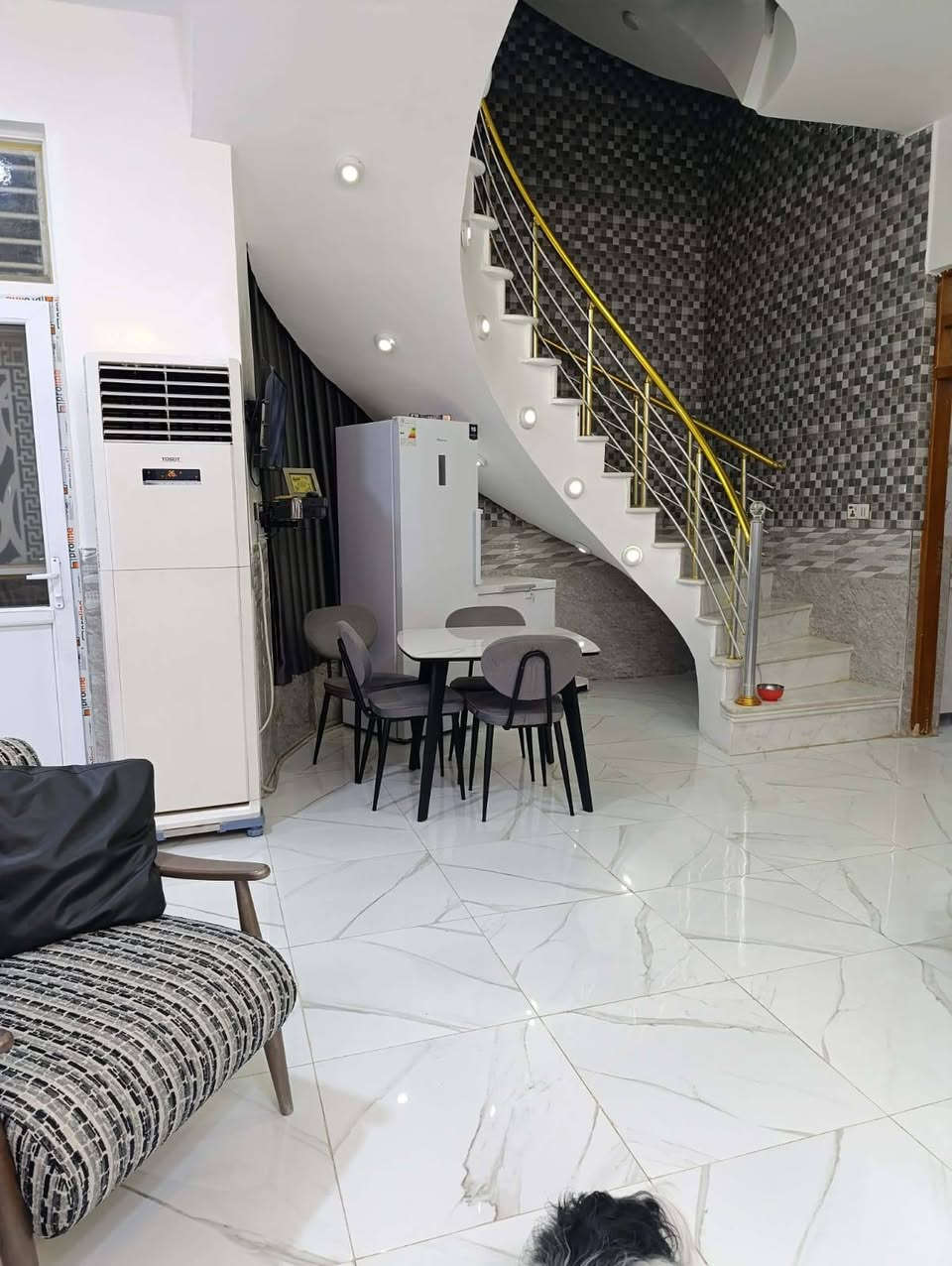 عقار للبيع الخاجيه حي الأعلام يقع على شارعين شارع ٣٠ وشارع ٢٠ المساحه ٢٤٠م الاتصال على ***********
