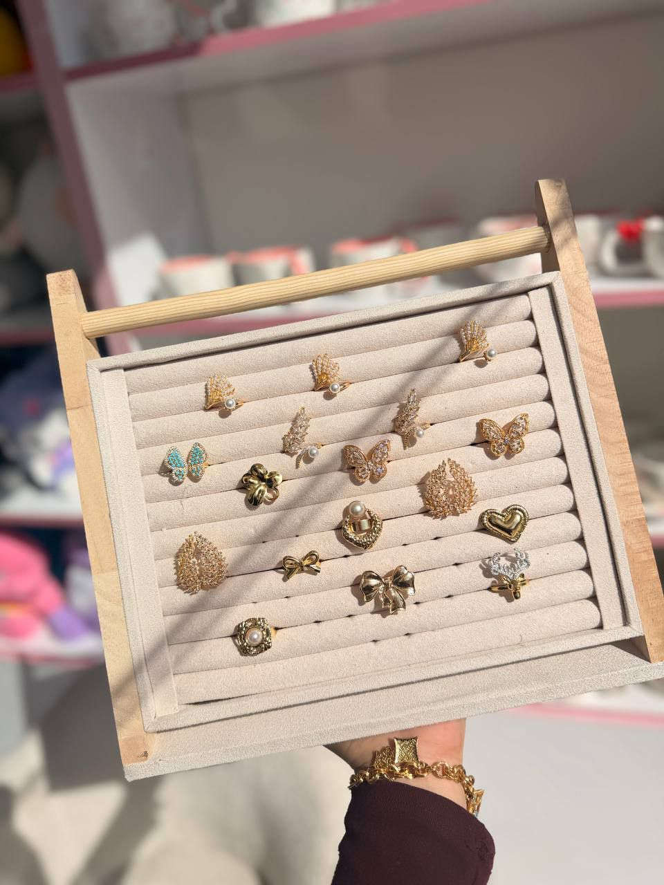 مجموعه متنوعة من الاكسسوارات 😘
قلائد محابس ساعات مداليات وغيرها
التوصيل ب3 لكل العراق


**إذا كنت صاحب هذا الإعلان وتريد حذفه لأي سبب، رجاءا أرسل رسالة إلى الدعم الفني**