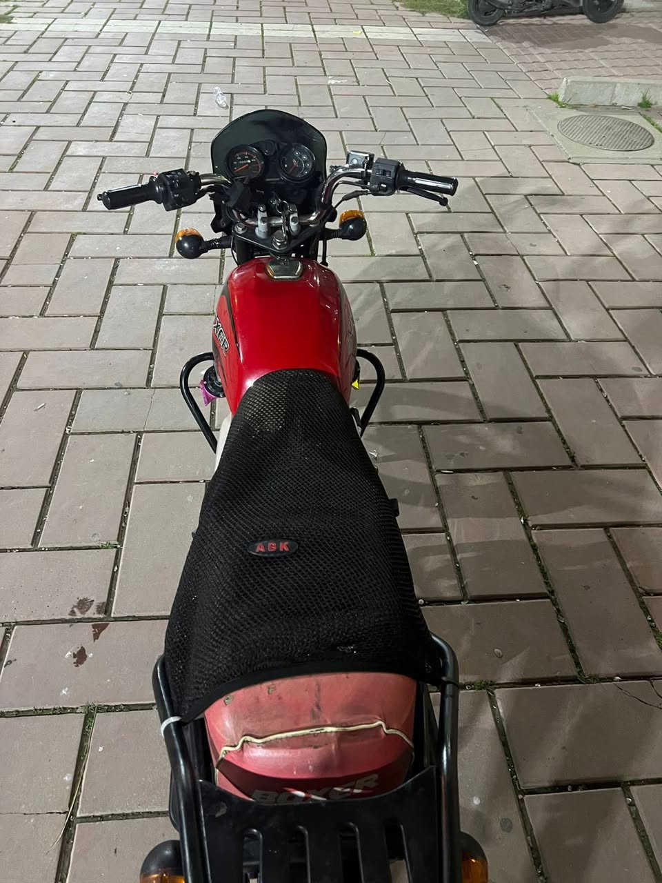 سلام عليكم بوكسر جبلي نضيفه مجفته تجفيت شركة جديد صارلها سبوعين ما مرقمه نقص جاملغ امامي وباتري فقط 
مكاني بغداد الصالحيه 
سعر 800 وبيها مجال قليل حك الجيه
*********** موجود واتس ورصيد
