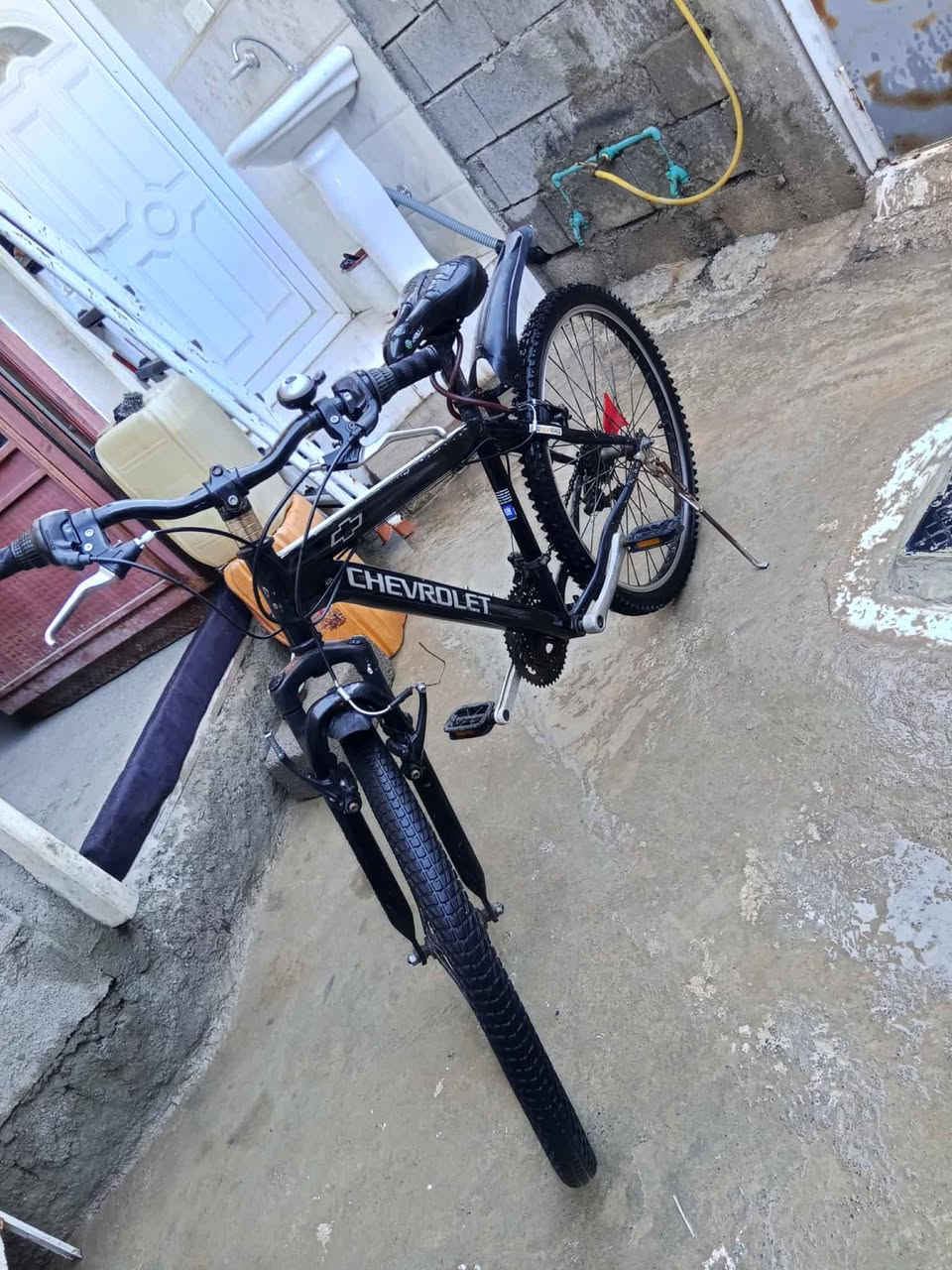السلام عليكم ورحمه الله وبركاته بايسكل للبيع حجم 26 جبلي امريكي فول مواصفات اي عطل مابي السعر 95 وبي مجال قليل التواصل على هذا الرقم كورك *********** اسيا ***********
